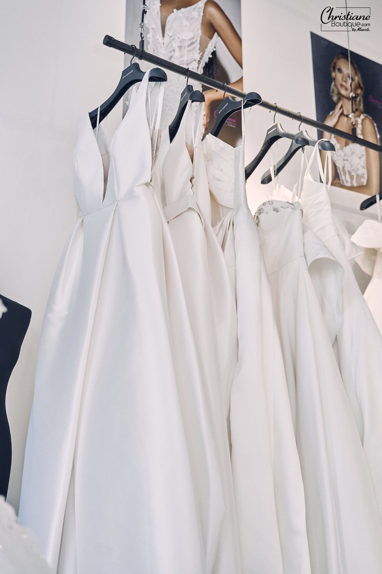 Pourquoi certains essayages de robes de mariée sont-ils payants ?
