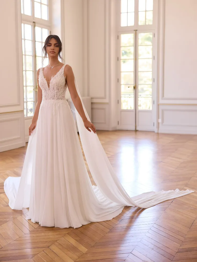 Bianco-Evento-Limited-dress-ADAN-(1).webp