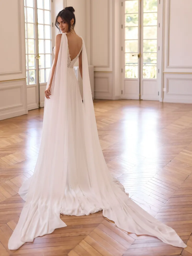 Bianco-Evento-Limited-dress-ADAN-(2).webp