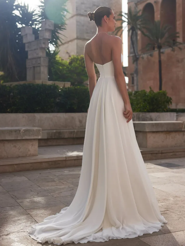 Bianco-Evento-bridal-dress-Simona-(2).webp