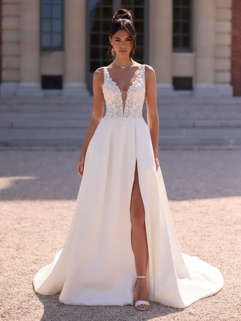 Bianco-Evento-Limited-dress-VITTORIA-(1).webp