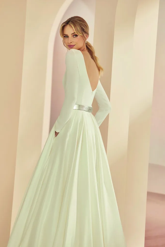 Bianco-Evento-bridal-skirt-MADAGASCAR(4).webp