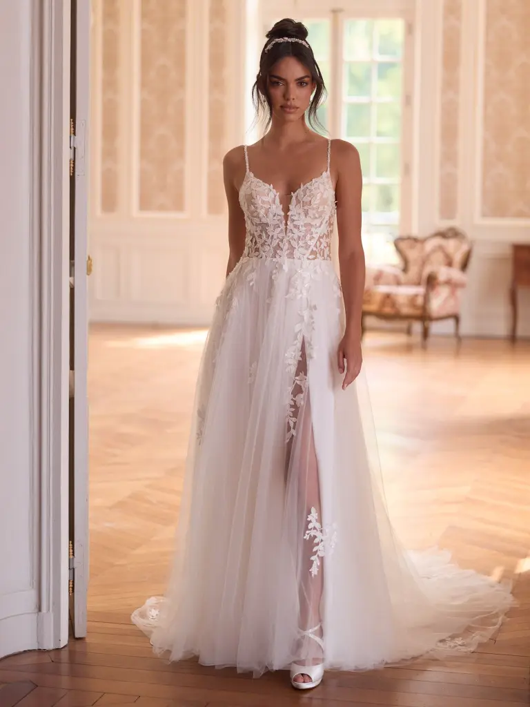 Bianco-Evento-Limited-dress-KARLLY-(1).webp