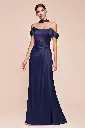 Robe longue en satin à épaules dénudées et dos lacé